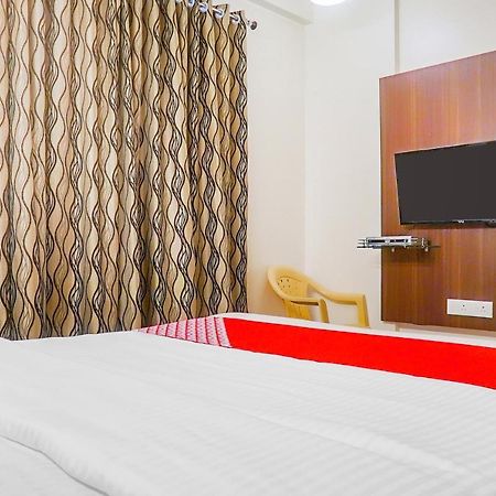 Oyo 15541 Pearl Inn Pune Extérieur photo