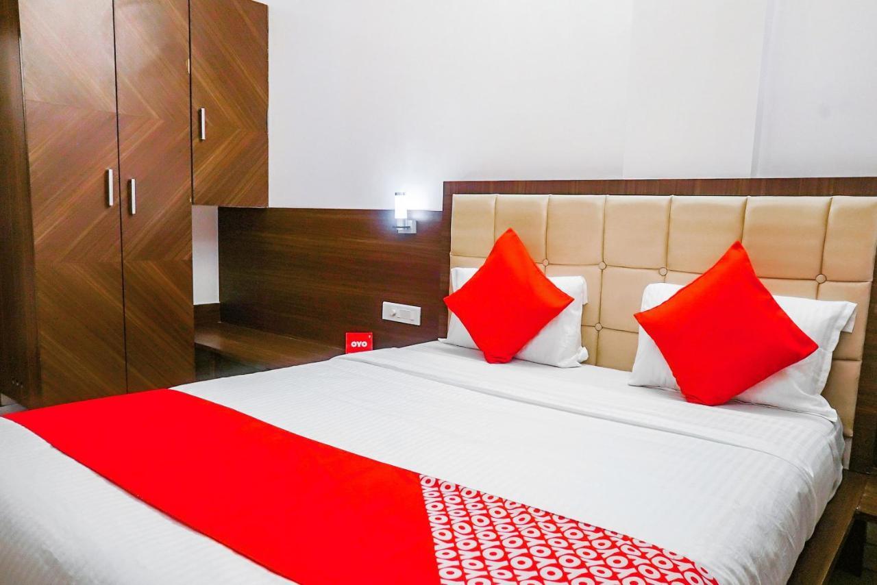 Oyo 15541 Pearl Inn Pune Extérieur photo
